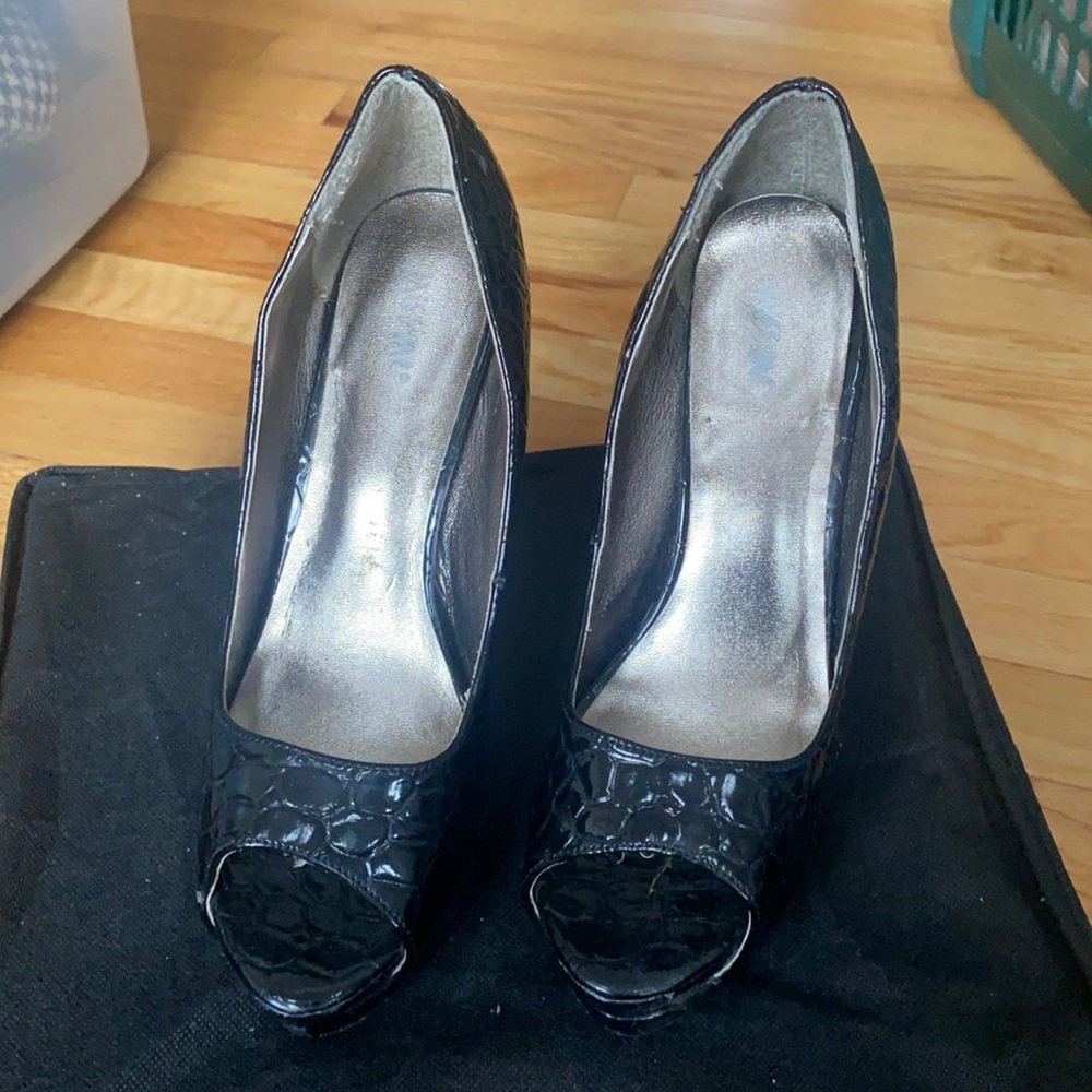Black croc Platform Peep Toe heels